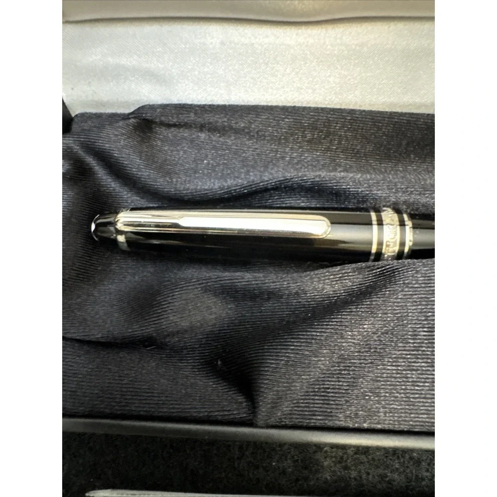 Luxurious Montblanc Meisterstuck 163 Classique Rollerball Pen